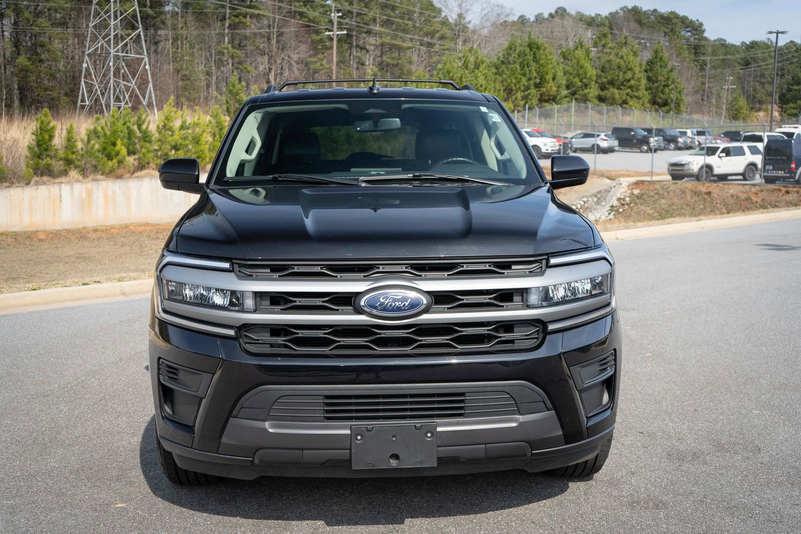 Used 2024 Ford Expedition Max XLT AWD/4WD image 2