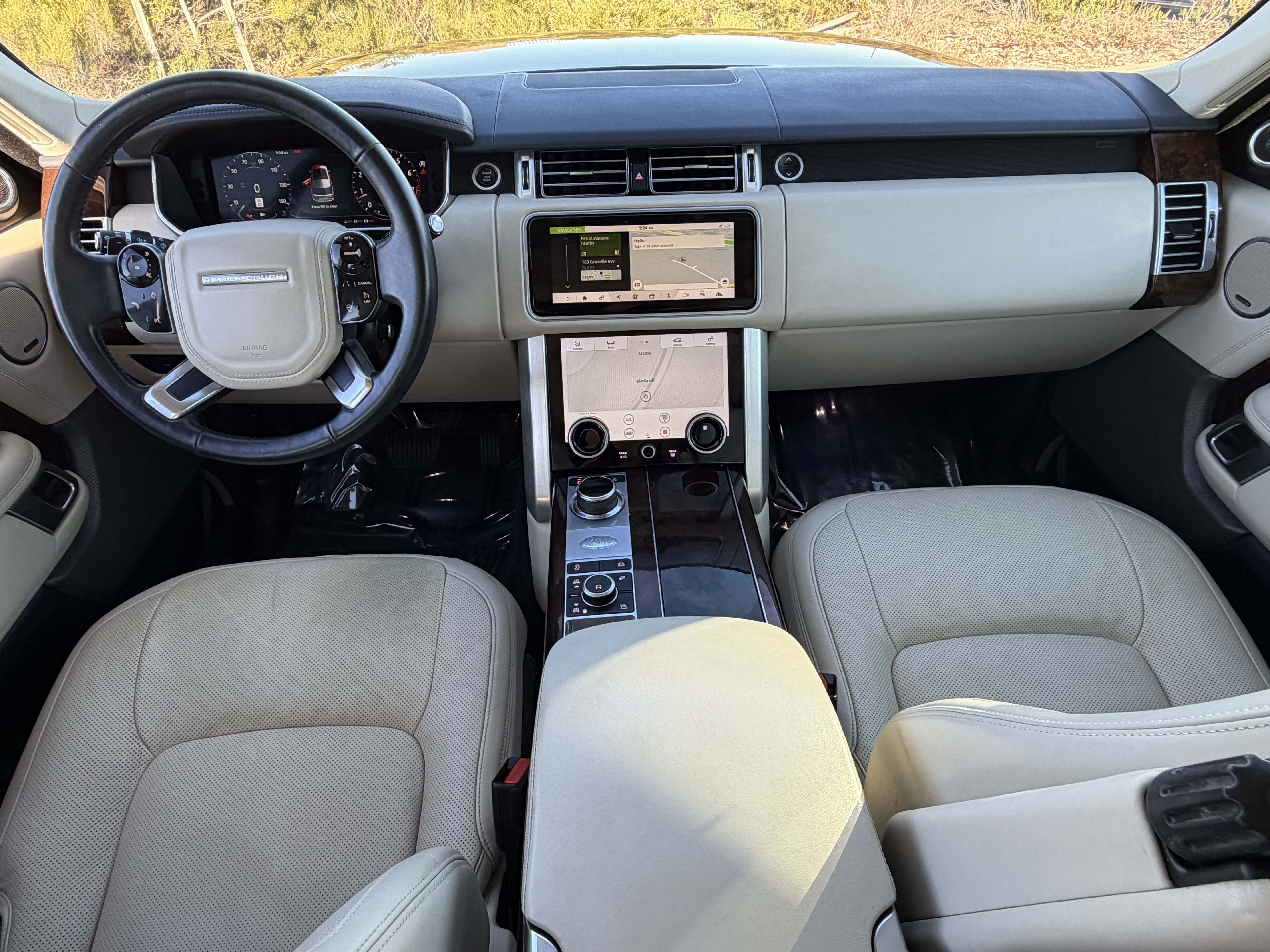 Used 2020 Land Rover Range Rover HSE image 31