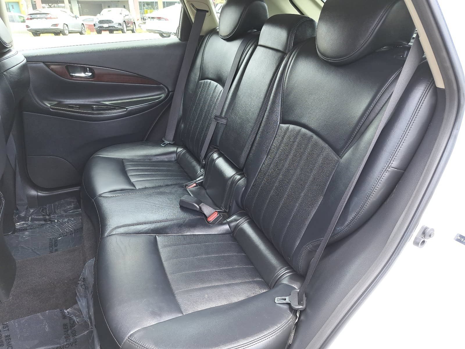 Used 2016 INFINITI QX50 2WD w/ Deluxe Touring Package image 14