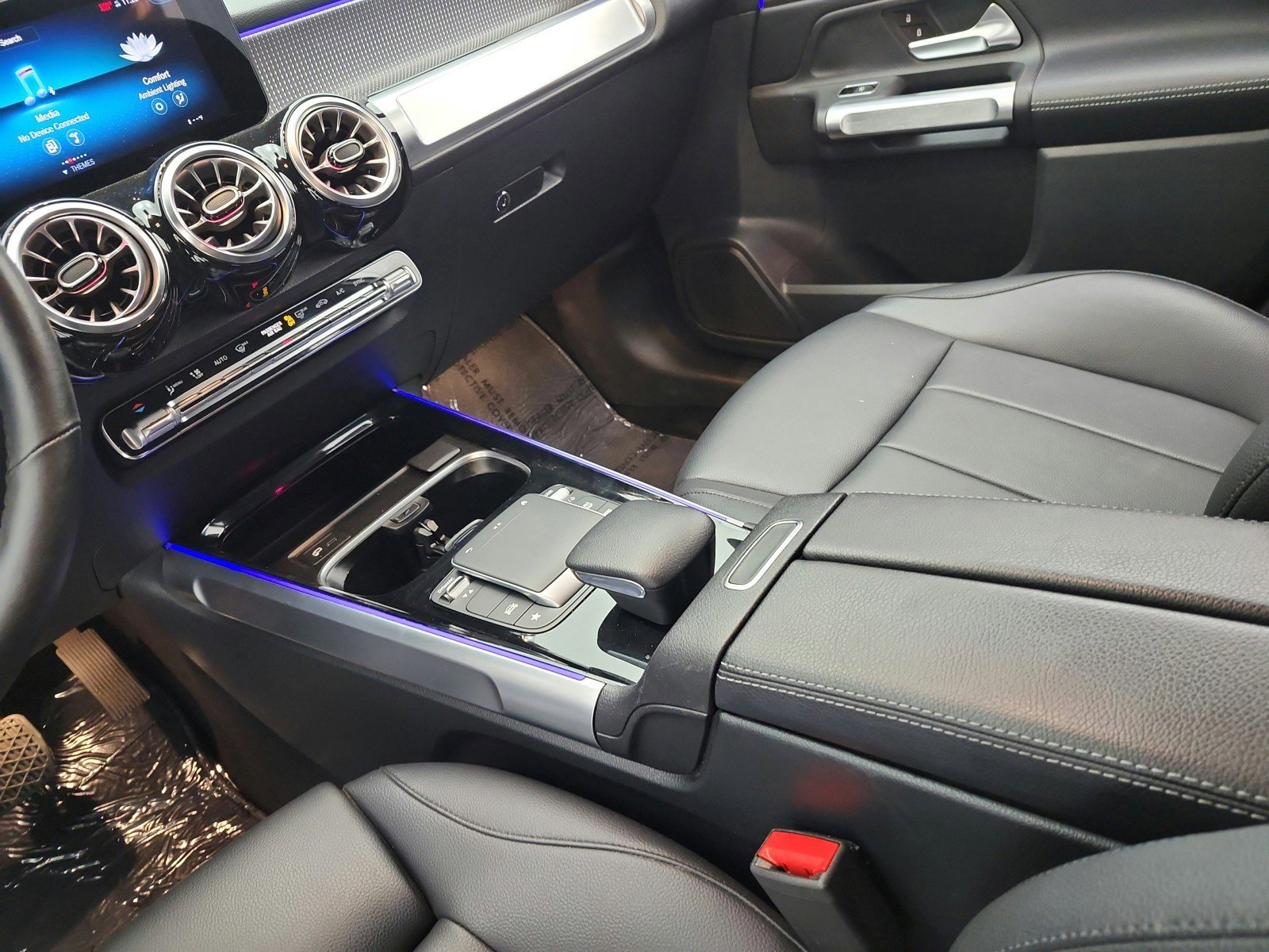 Used 2022 Mercedes-Benz GLB 250 image 11