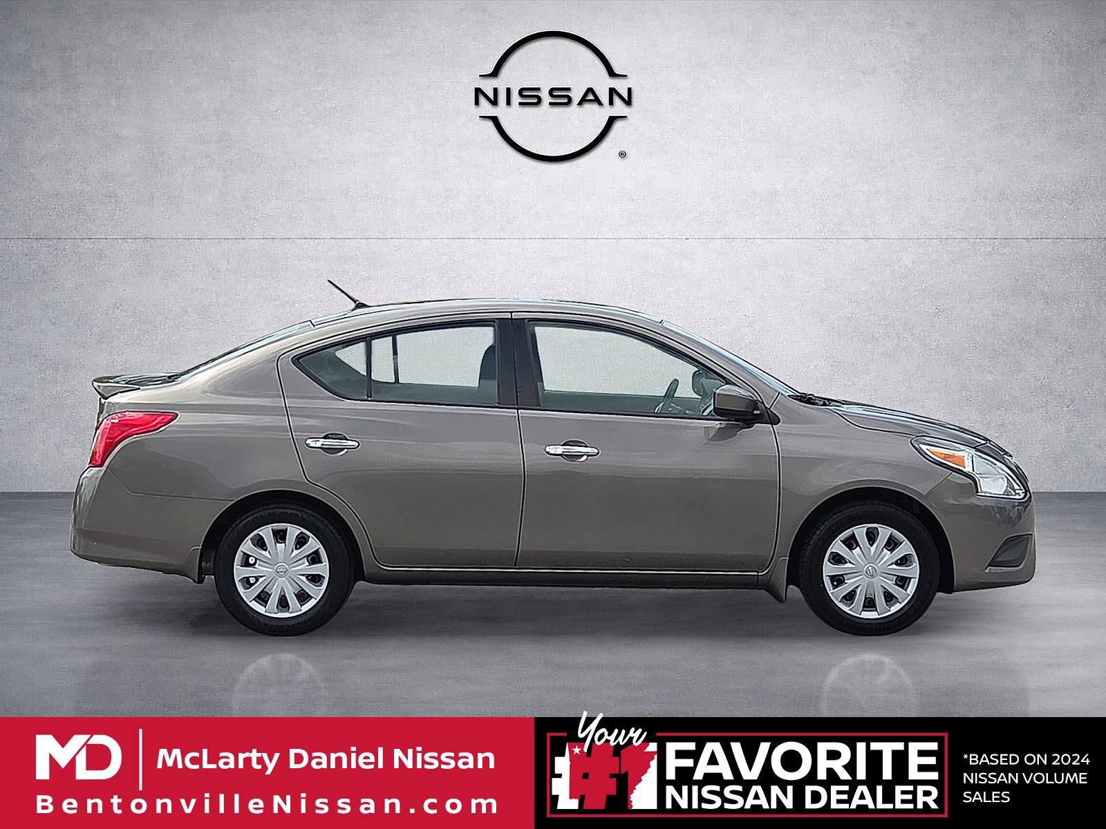 Used 2017 Nissan Versa SV FWD image 6