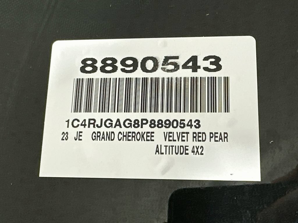 Certified 2023 Jeep Grand Cherokee Altitude RWD image 22