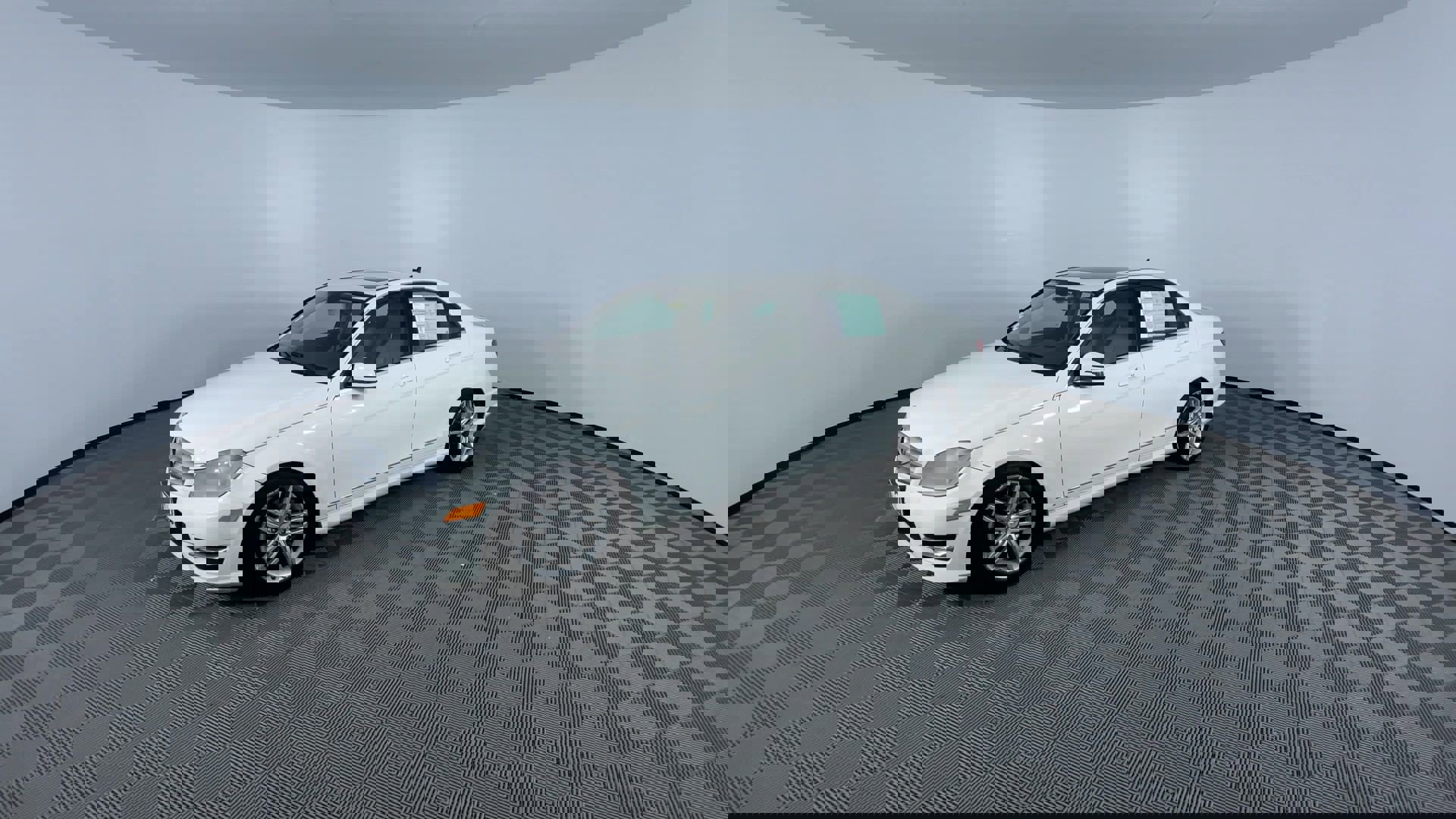 Used 2012 Mercedes-Benz C 300 4MATIC Sedan image 4