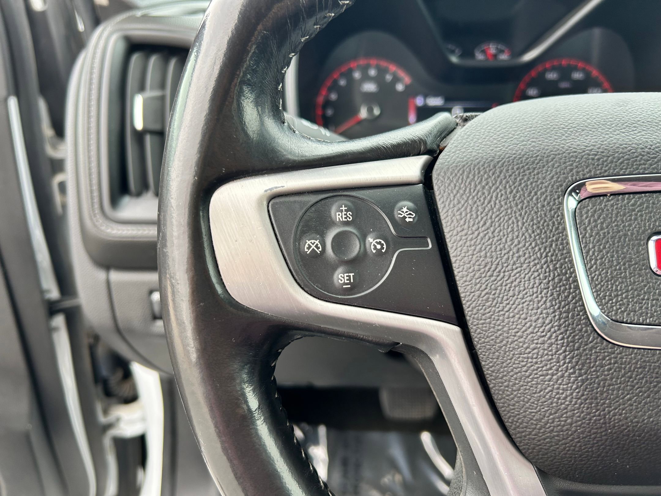 Used 2016 GMC Canyon SLT w/ Driver Alert Package image 14