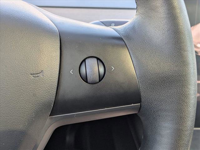 Used 2021 Tesla Model Y Long Range image 5