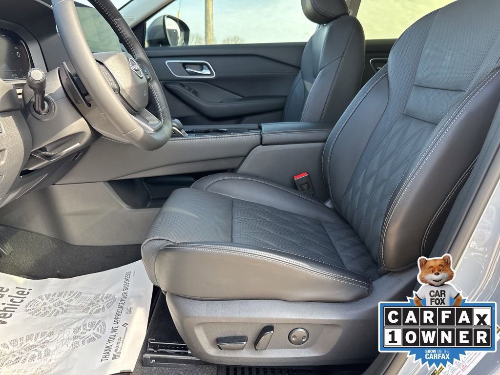 Used 2025 Nissan Rogue Platinum w/ Platinum Premium Package image 7