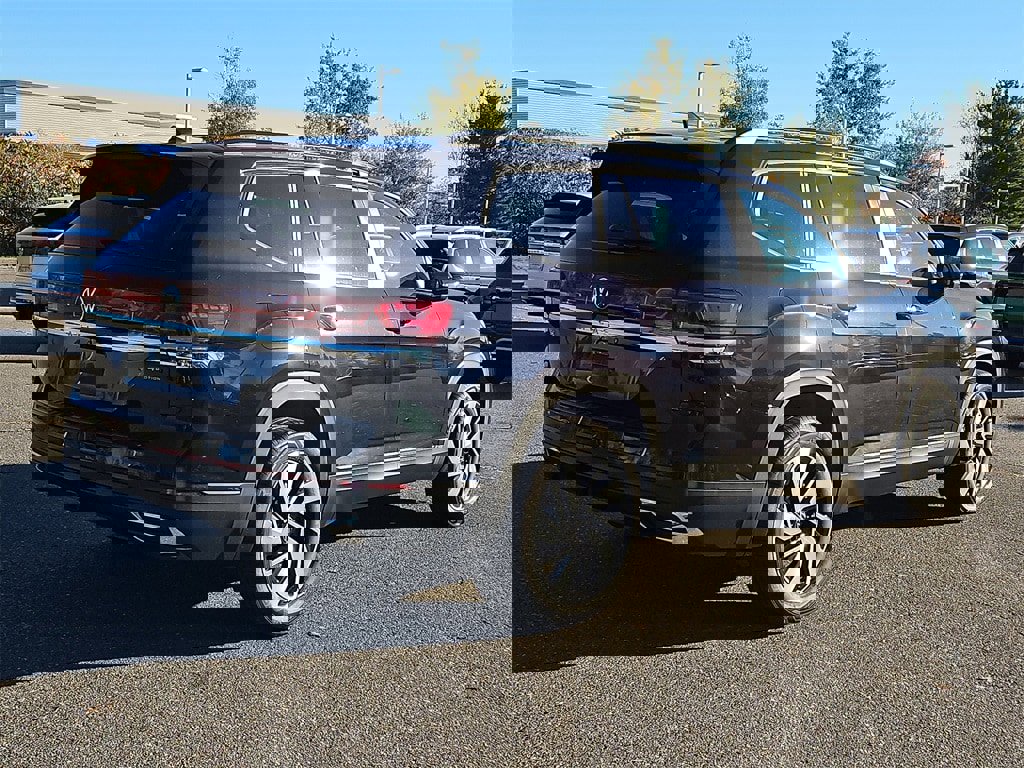 New 2026 Volkswagen Atlas SE image 2