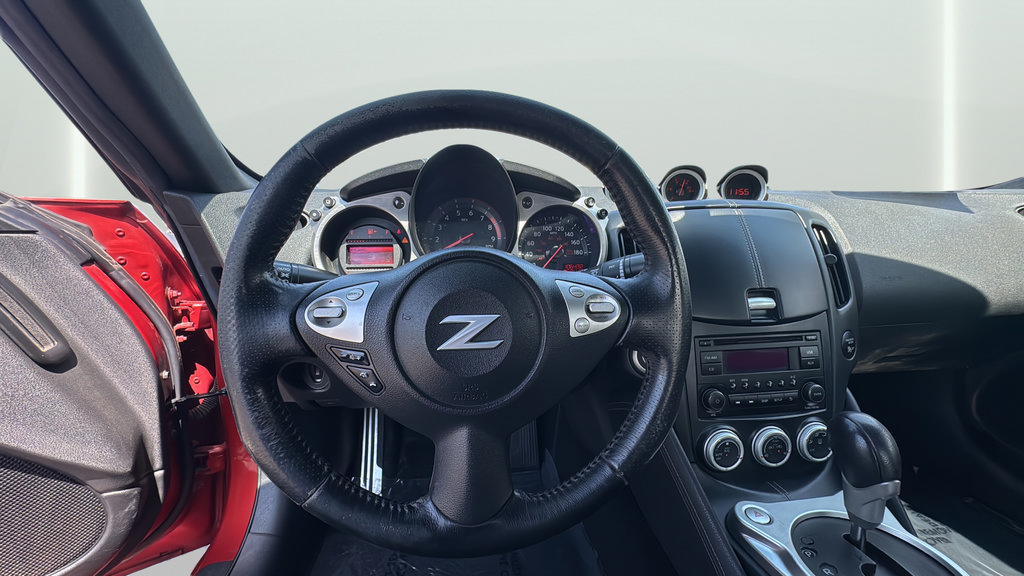 Used 2016 Nissan 370Z Coupe RWD image 16