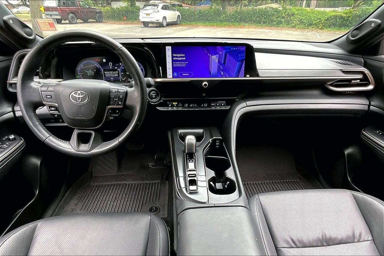 Used 2023 Toyota Crown AWD/4WD image 7