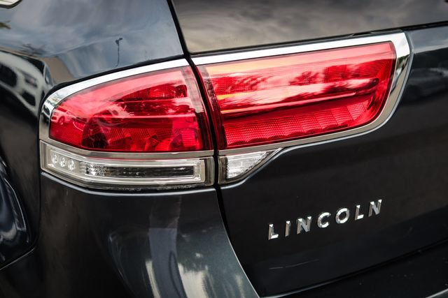 Used 2013 Lincoln MKX AWD image 19