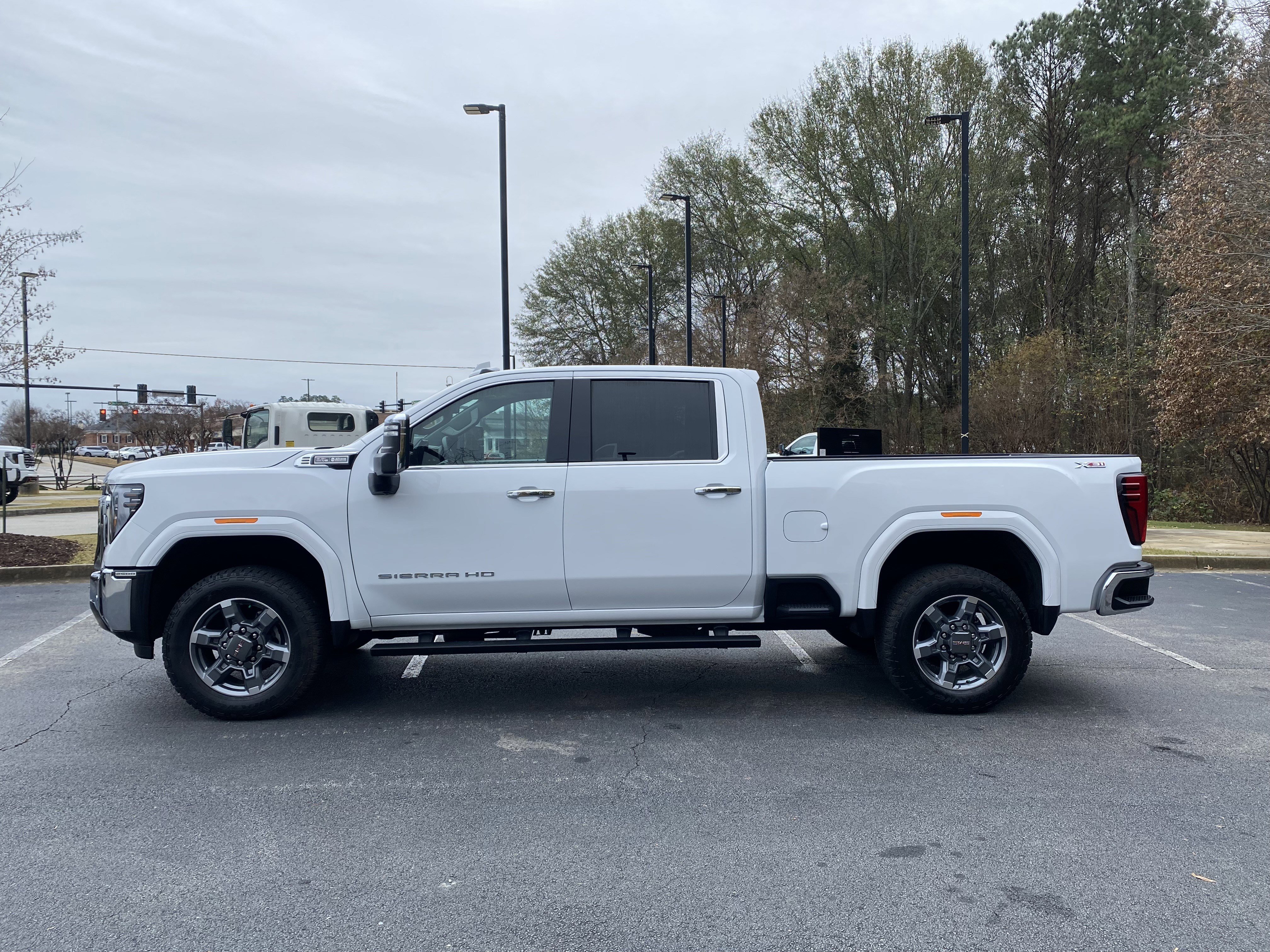 Used 2025 GMC Sierra 2500 SLT image 6