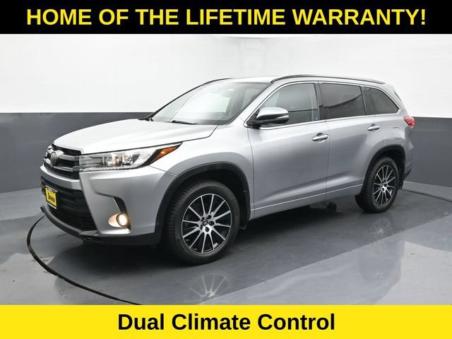 Used 2017 Toyota Highlander SE AWD/4WD image 10