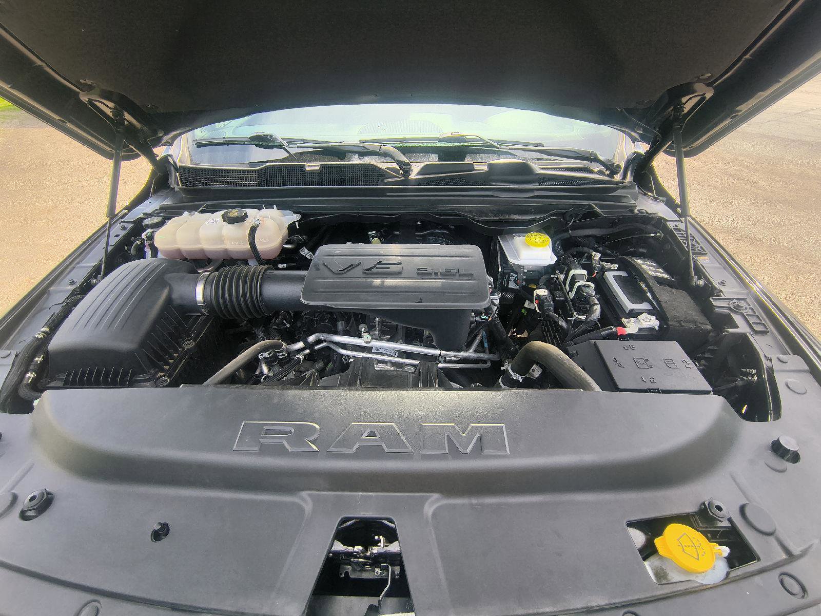 Used 2025 RAM 1500 Tradesman w/ Night Edition AWD/4WD image 33