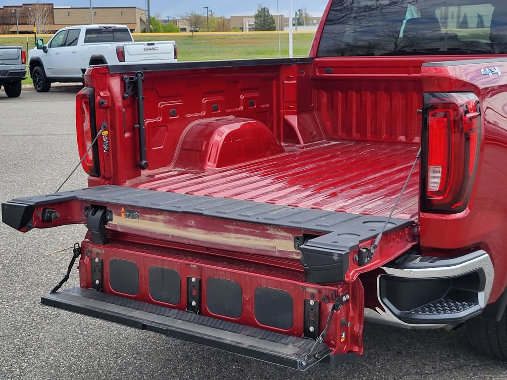Used 2024 GMC Sierra 1500 SLT w/ SLT Premium Package AWD/4WD image 10