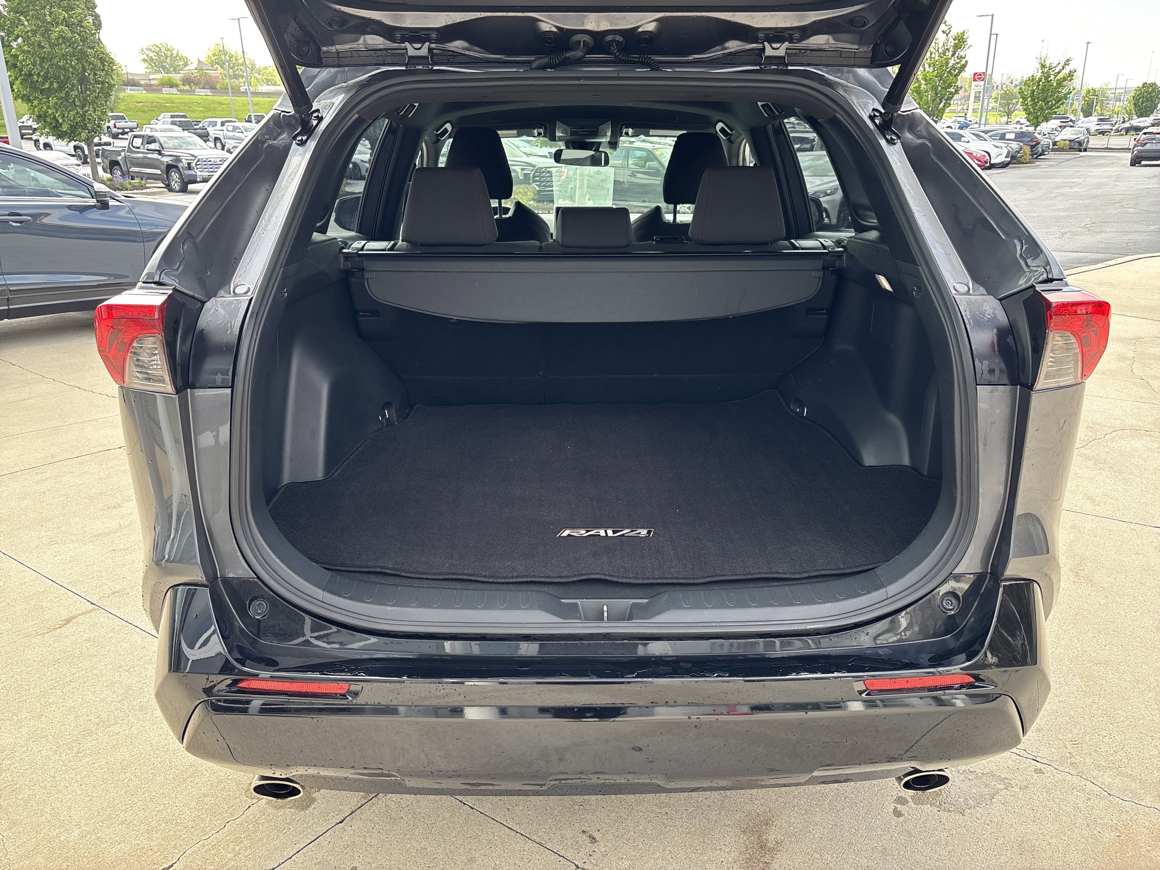 Used 2023 Toyota RAV4 SE AWD/4WD image 31