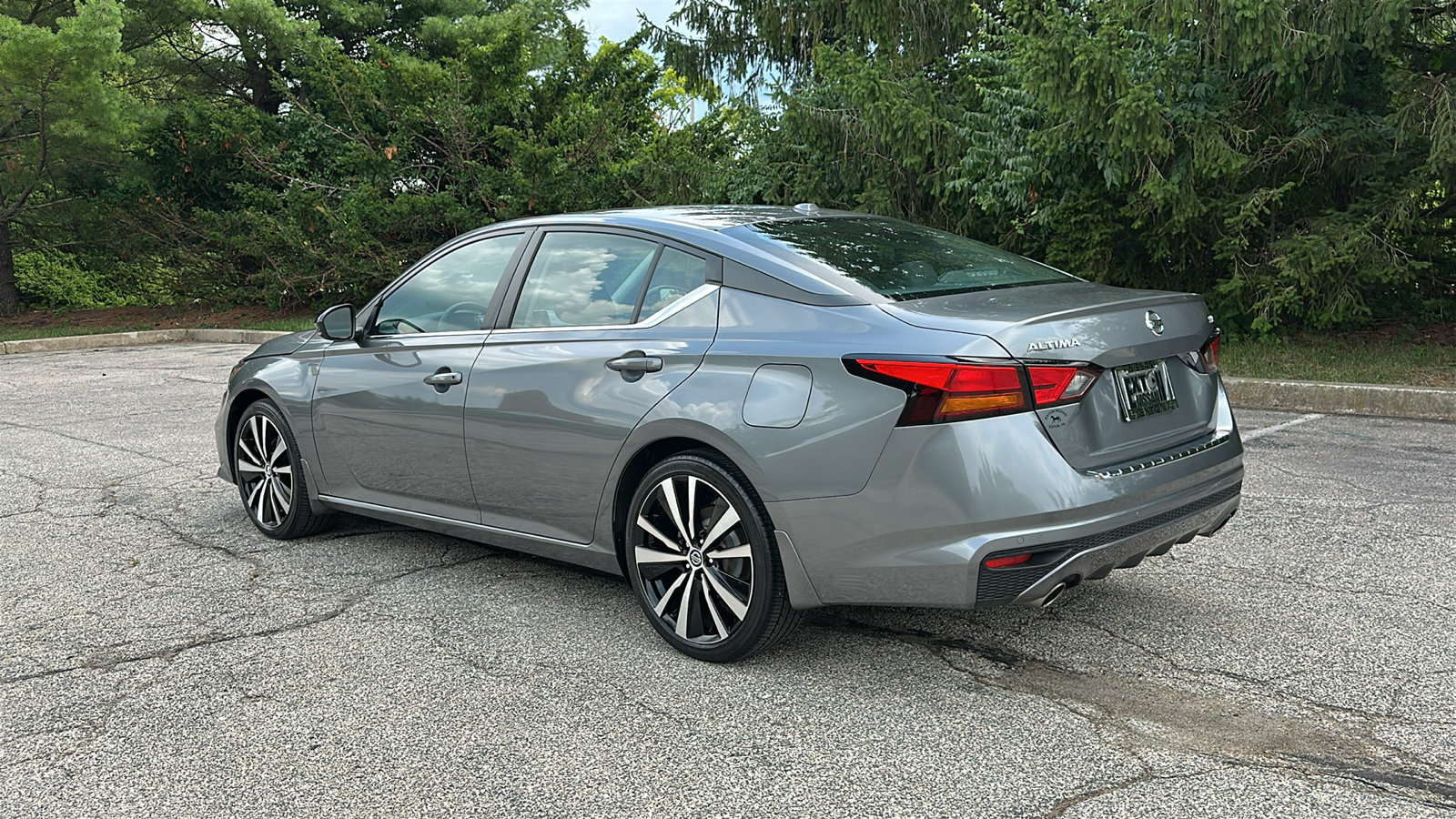 Certified 2021 Nissan Altima 2.5 SR w/ SR Premium Package FWD image 8