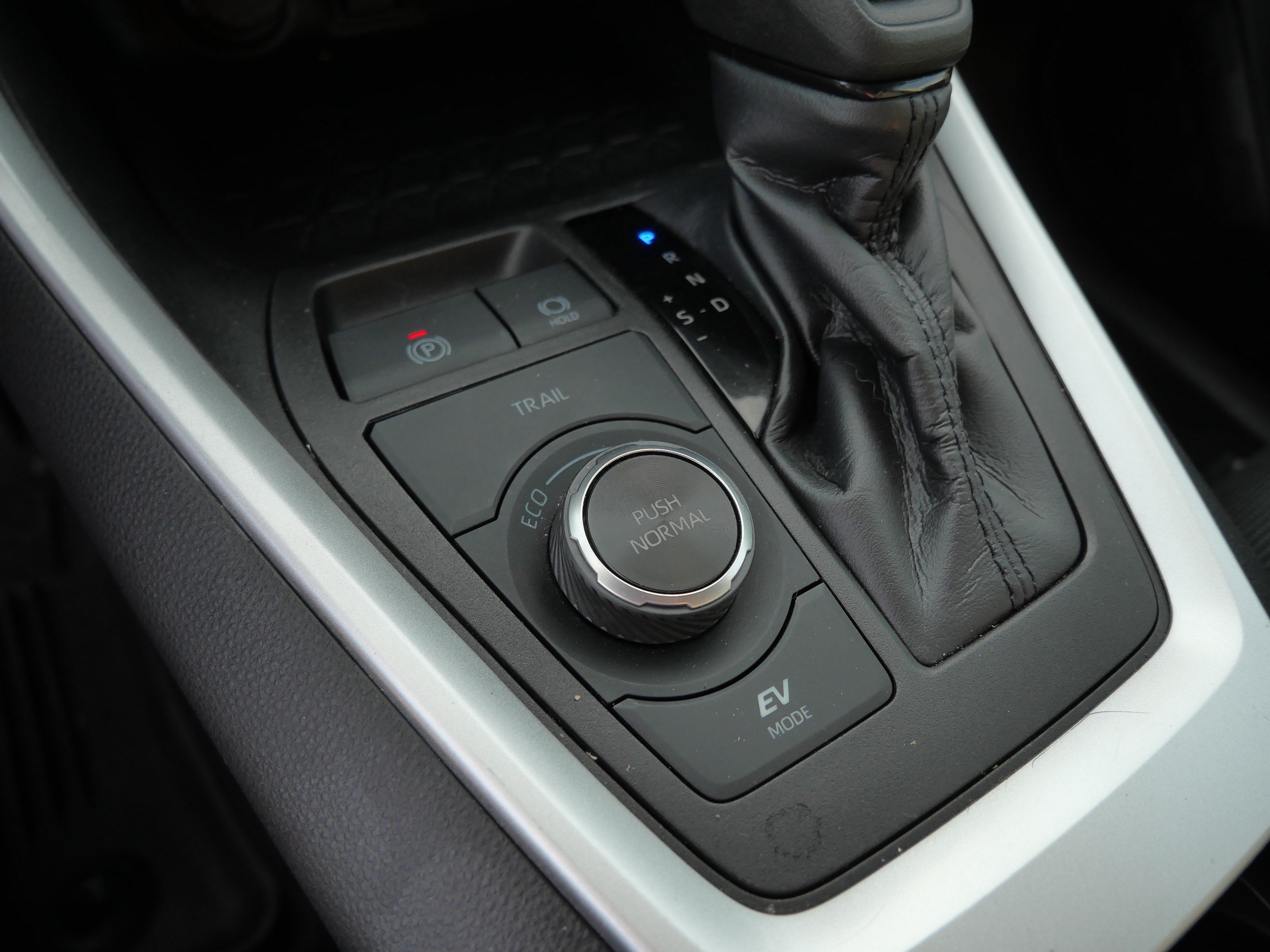 Certified 2022 Toyota RAV4 LE AWD/4WD image 31