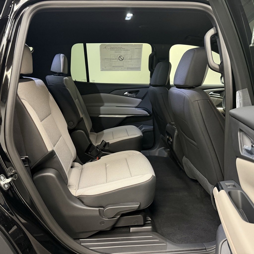 New 2026 Chevrolet Traverse LT image 18