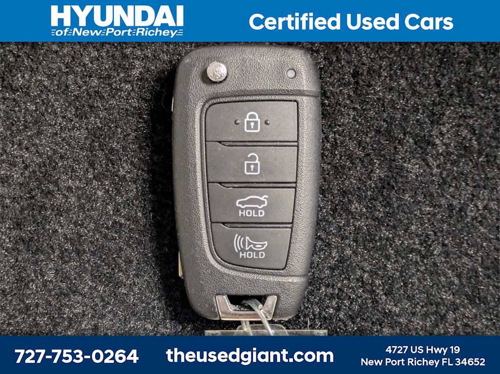 Used 2025 Hyundai Elantra SE image 30