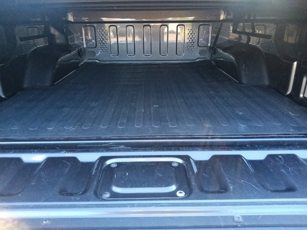 Used 2022 Jeep Gladiator Mojave w/ Cold Weather Group image 27