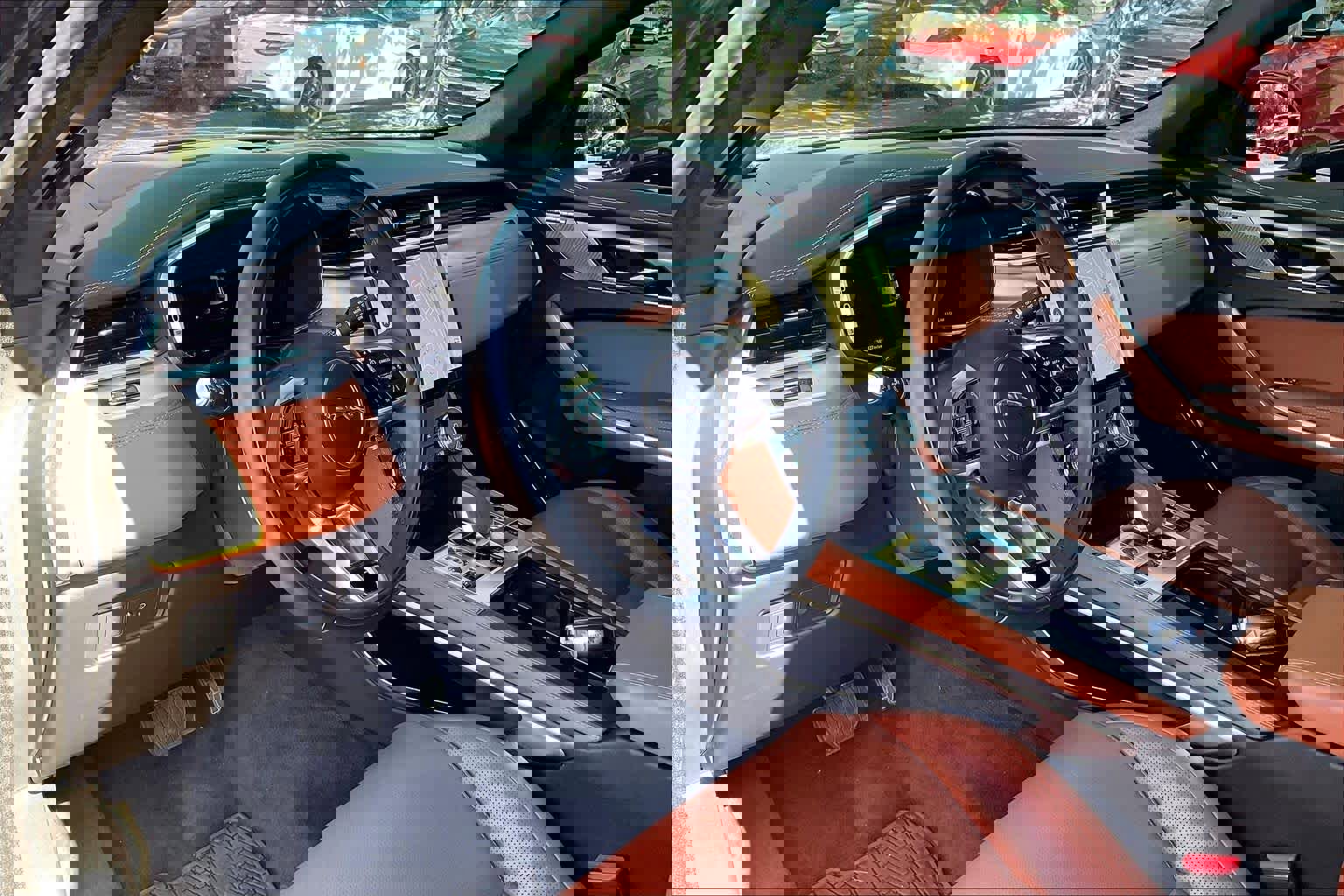 Used 2024 Jaguar F-PACE R-Dynamic S image 14