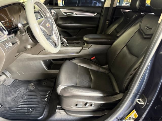 Used 2018 Cadillac XT5 Luxury w/ Driver Awareness Package image 10