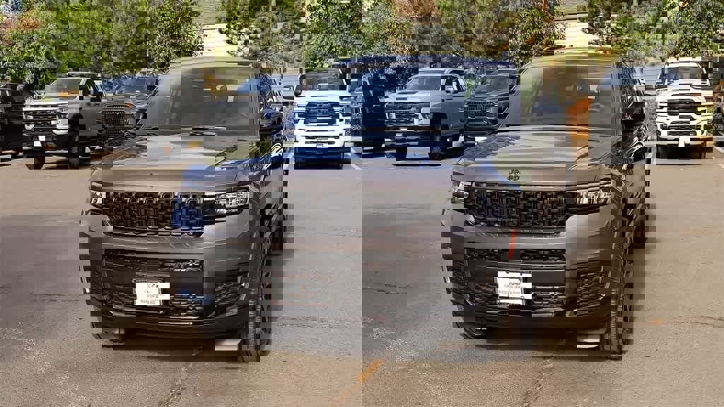 New 2025 Jeep Grand Cherokee L Laredo image 4