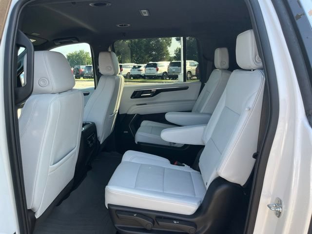 Used 2025 Chevrolet Suburban Premier RWD image 33
