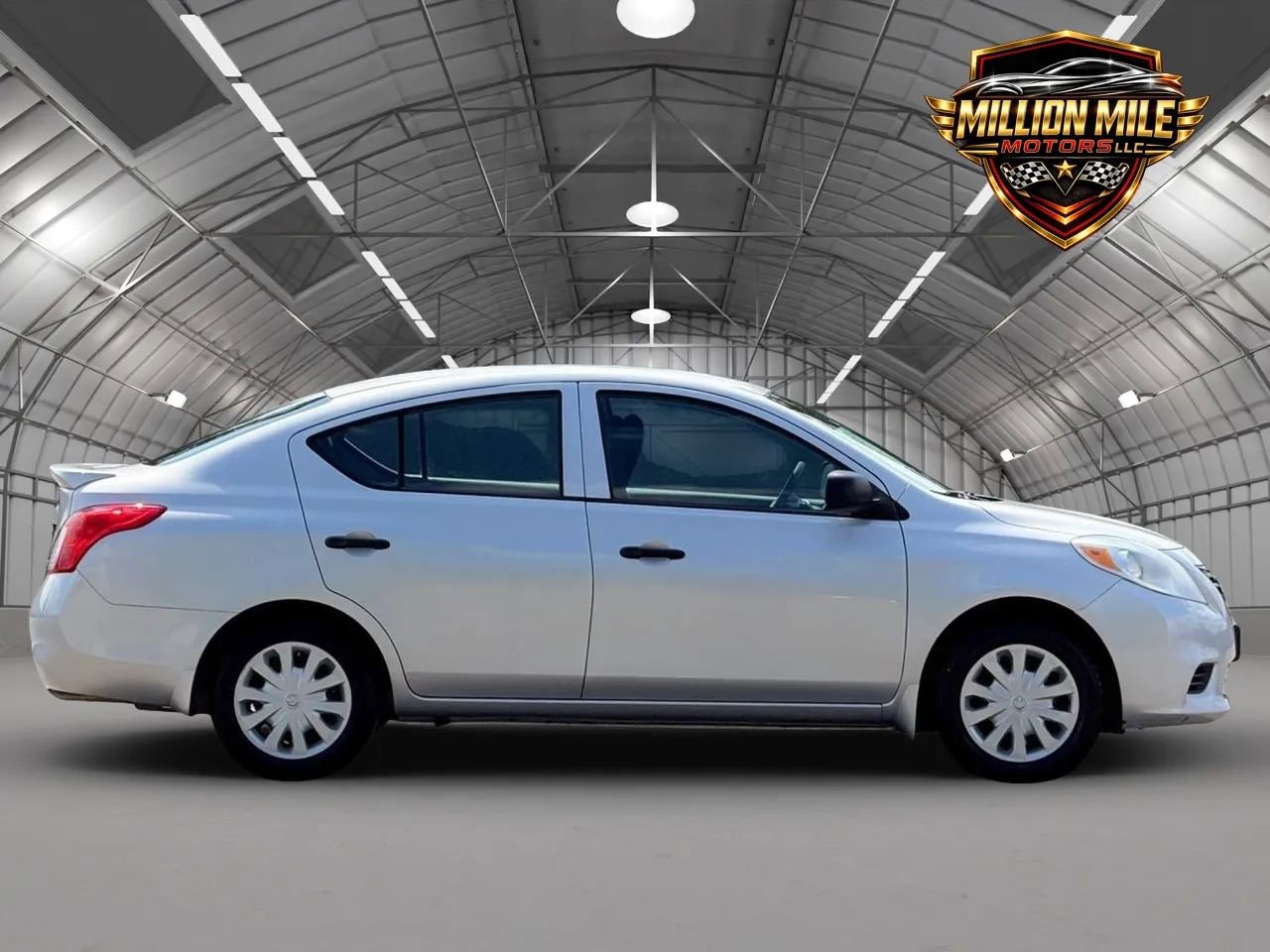 Used 2014 Nissan Versa S Plus FWD image 7