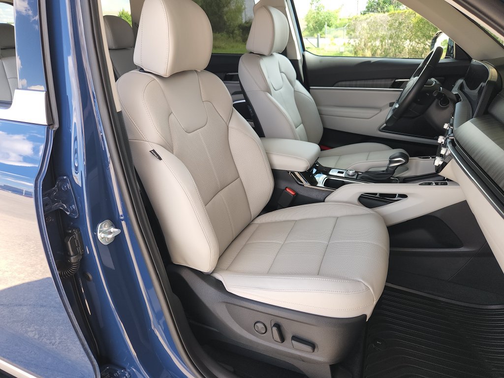 Used 2025 Kia Telluride SX FWD image 17