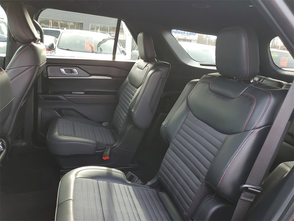 Used 2025 Ford Explorer ST-Line image 27