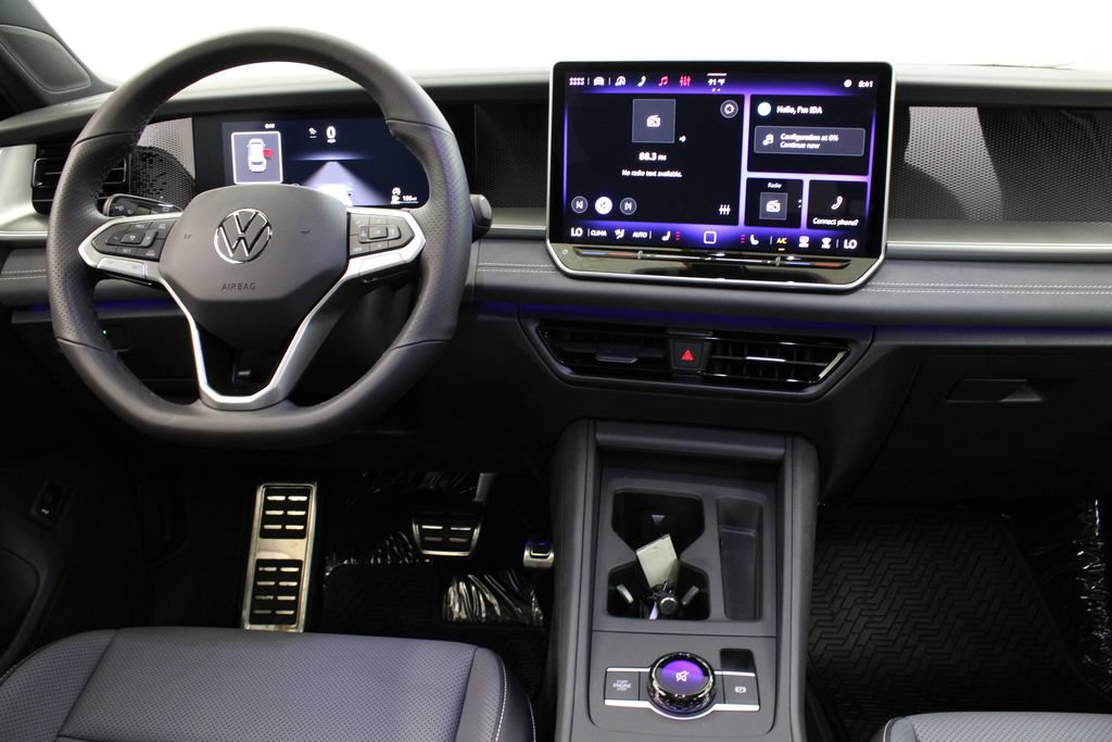 New 2026 Volkswagen Tiguan SE R-Line FWD image 9