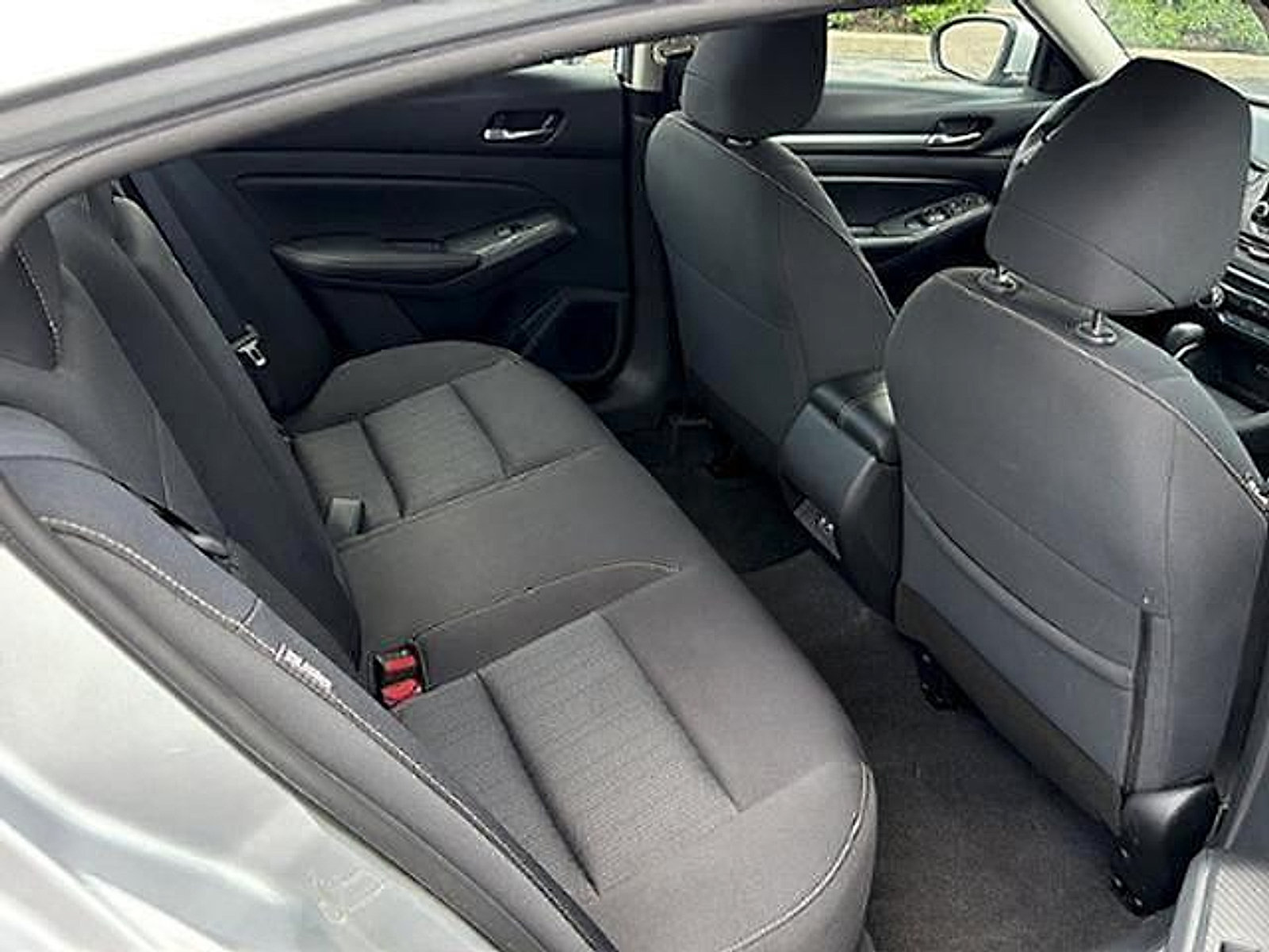 Used 2022 Nissan Altima 2.5 SV FWD image 8
