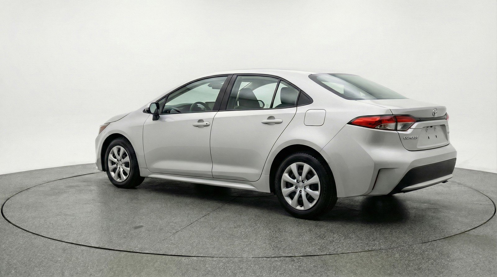 Used 2025 Toyota Corolla LE FWD image 6