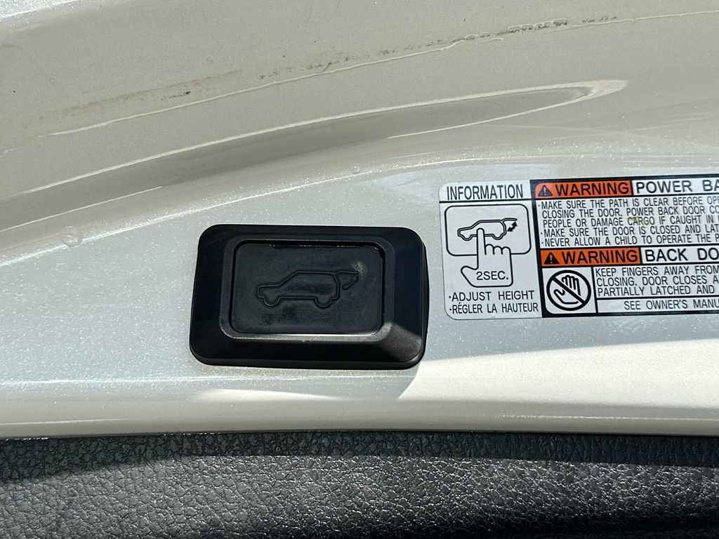 Used 2016 Toyota RAV4 Limited w/ Advanced Technology Package image 7