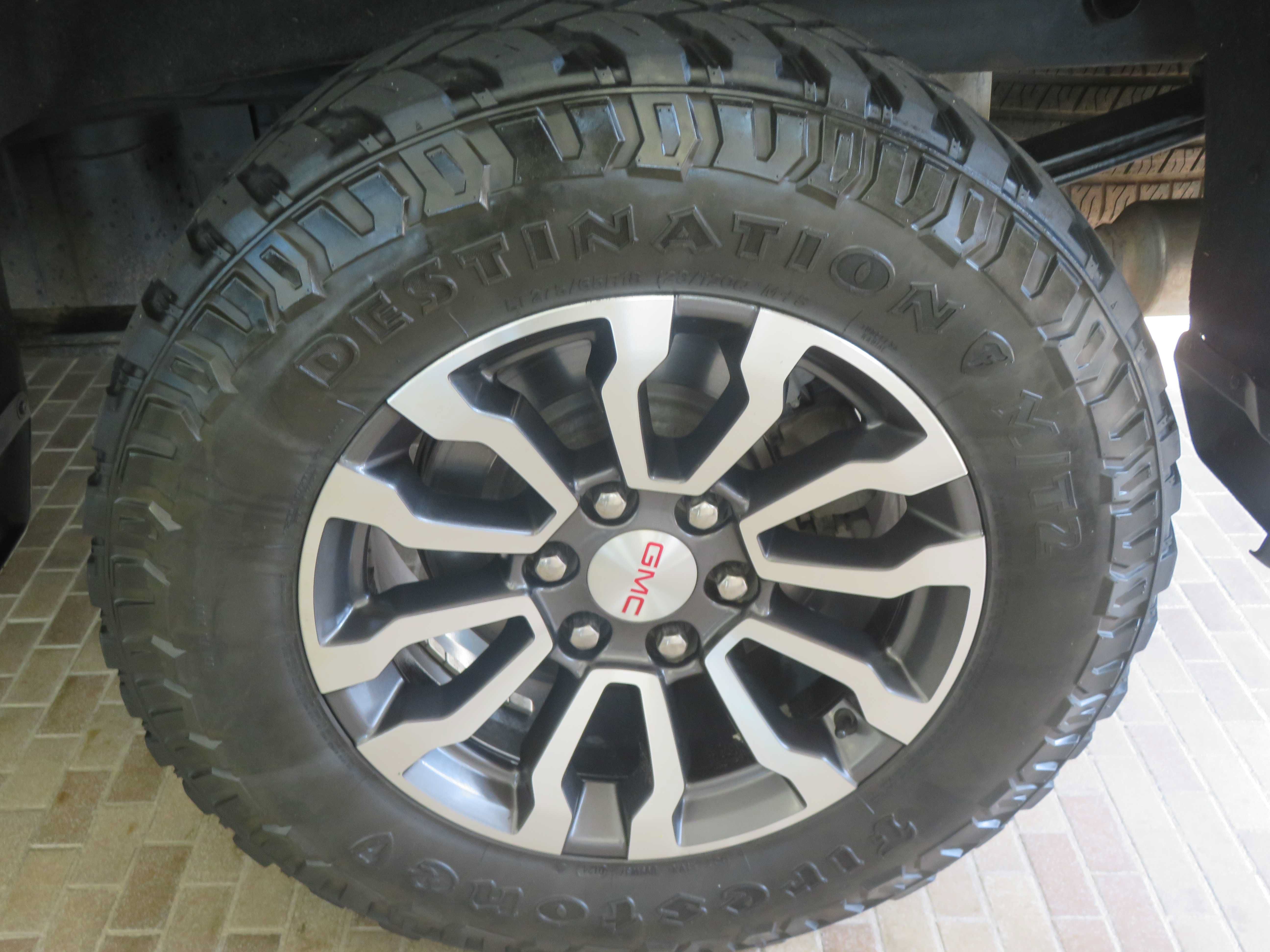 Used 2022 GMC Sierra 1500 AT4 w/ AT4 Preferred Package AWD/4WD image 8