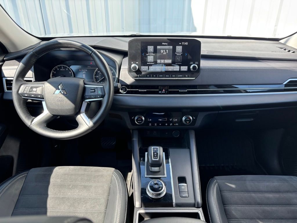 Used 2024 Mitsubishi Outlander SE image 29