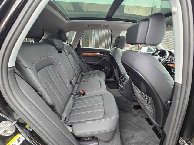 Used 2023 Audi Q5 2.0T Premium Plus w/ Premium Plus Package AWD/4WD image 12