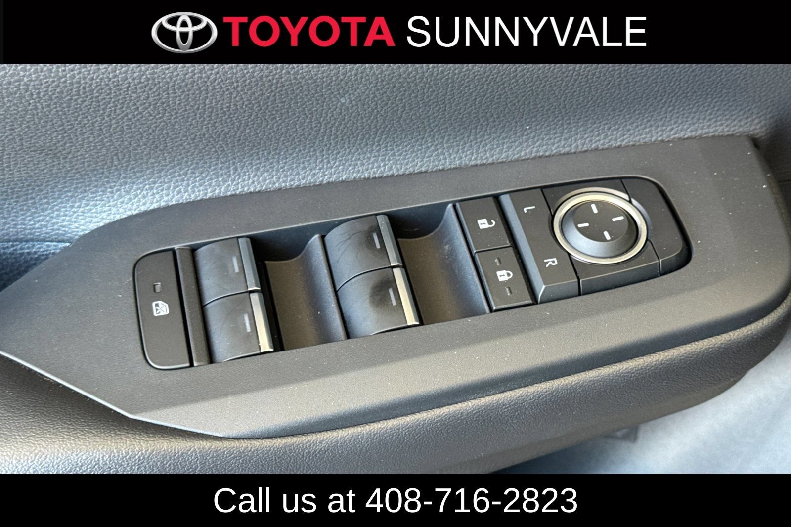 Used 2026 Toyota Prius Plug-In Hybrid FWD image 17