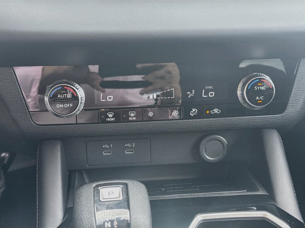 New 2026 Mitsubishi Outlander ES FWD image 16