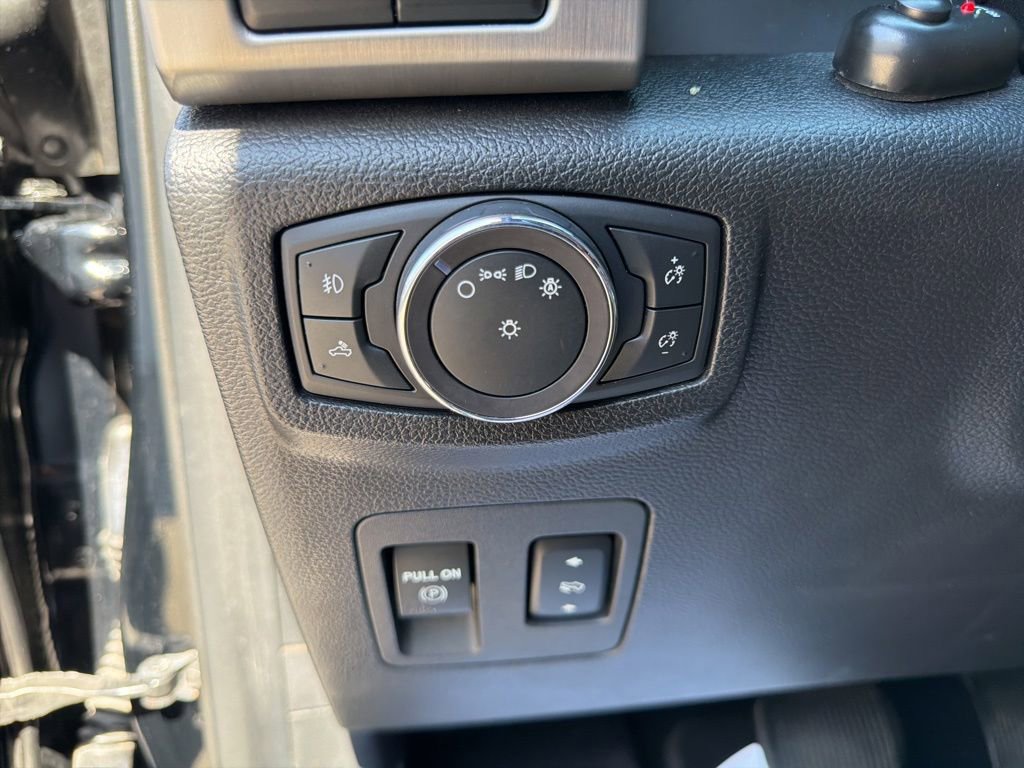 Used 2018 Ford F150 Platinum w/ Equipment Group 701A Luxury AWD/4WD image 27
