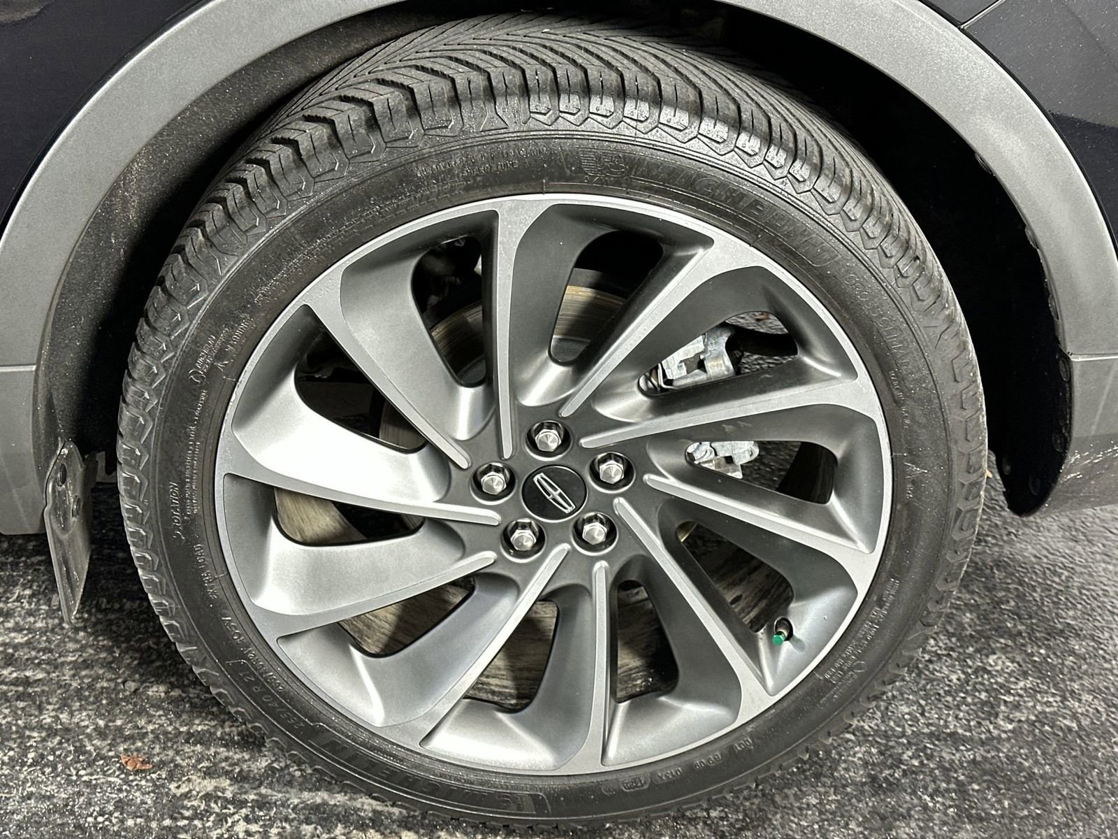 Used 2019 Lincoln Nautilus Reserve image 14