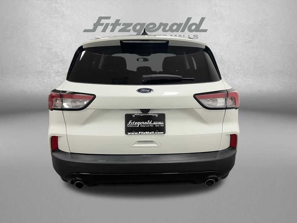 Used 2021 Ford Escape SE w/ SE Sport Appearance Package image 4