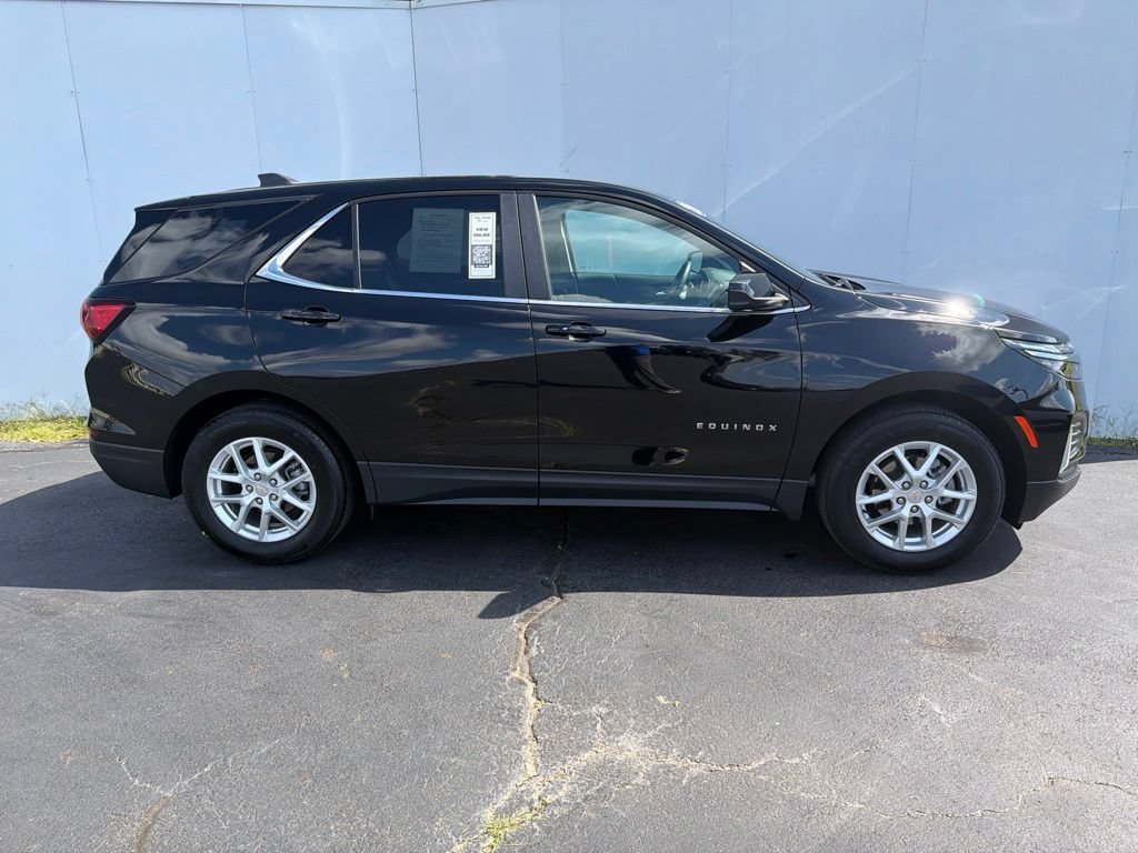 Used 2024 Chevrolet Equinox LT w/ LPO, Floor Liner Package FWD image 2