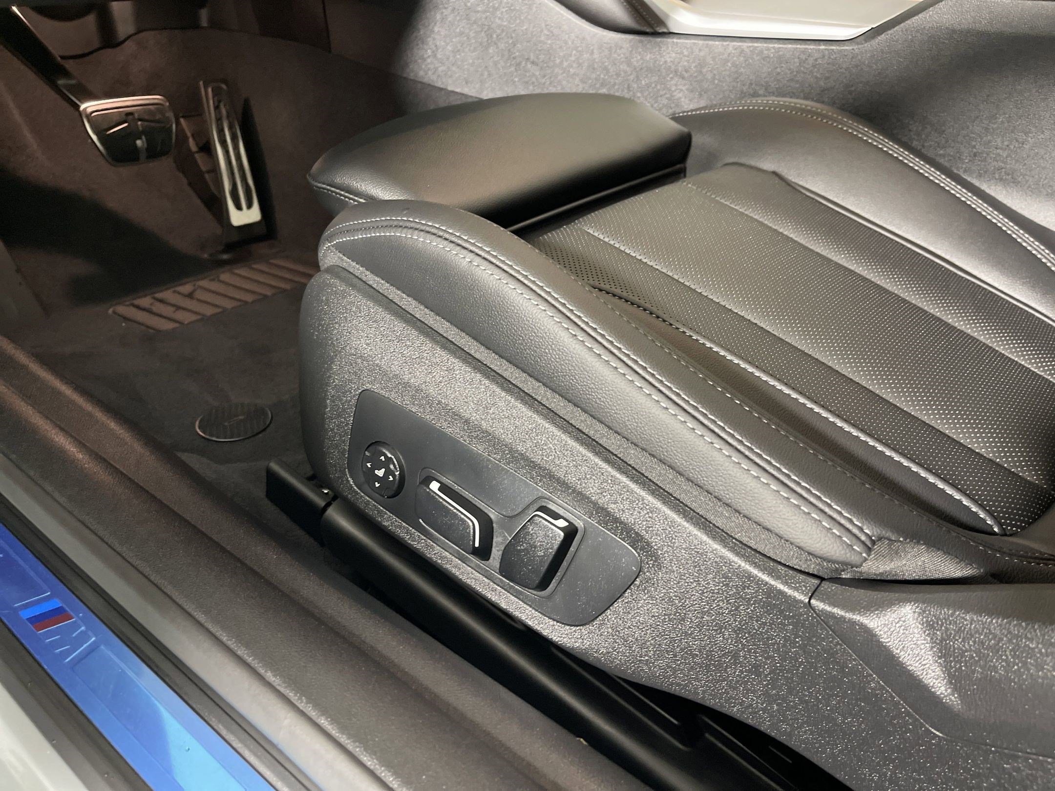 Used 2026 BMW 430i Coupe w/ M Sport Package image 13