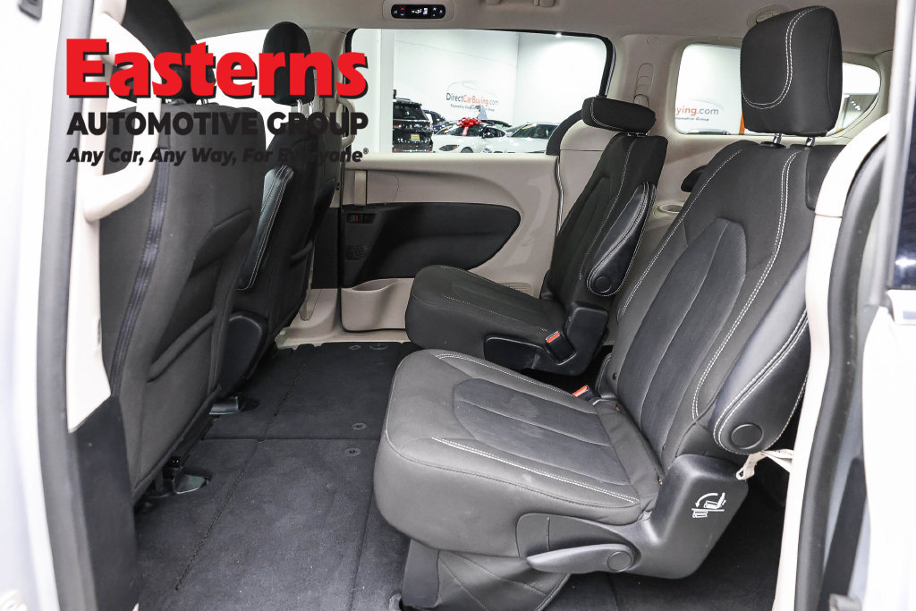 Used 2023 Chrysler Voyager LX FWD image 24