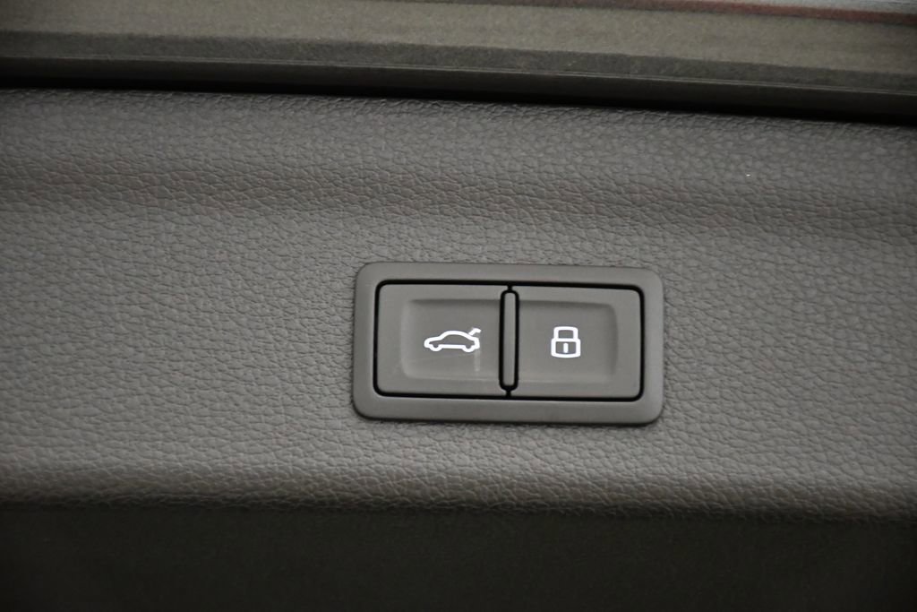 Used 2025 Audi Q3 2.0T Premium Plus w/ Premium Plus Package image 58