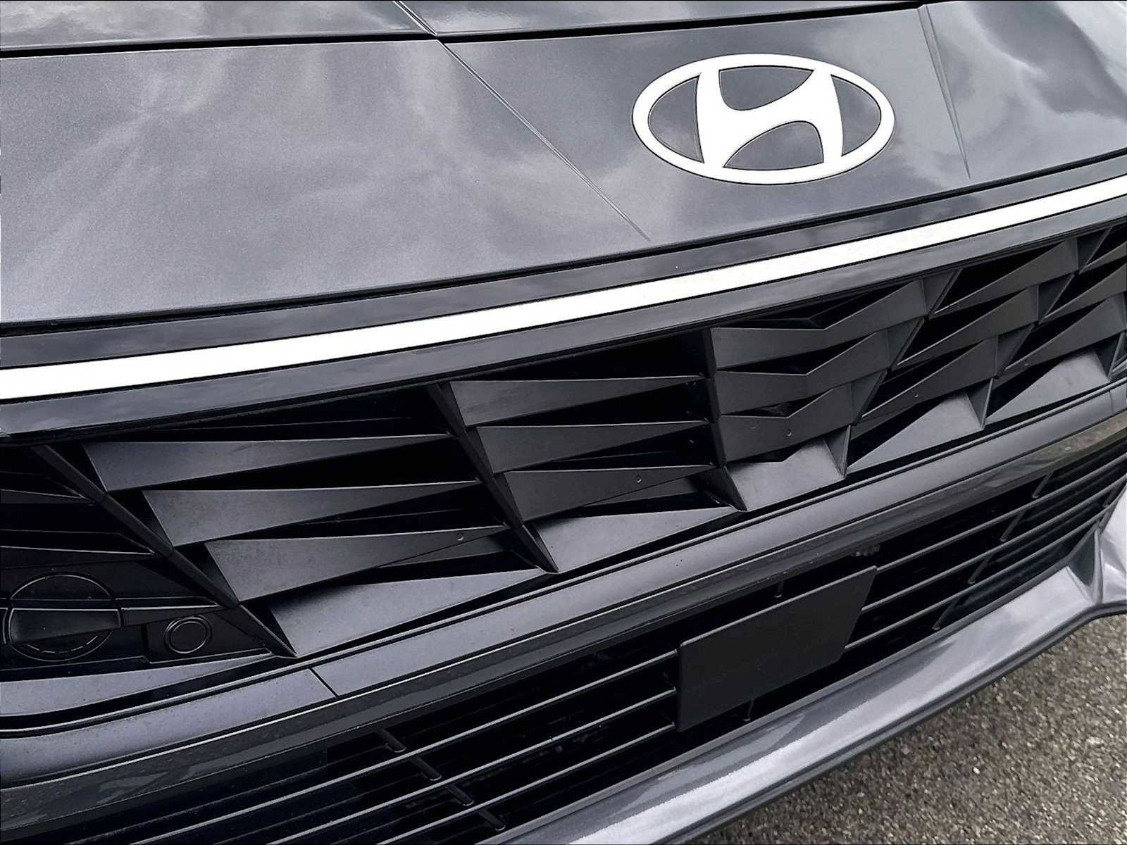 Used 2024 Hyundai Elantra SEL w/ Convenience Package FWD image 31