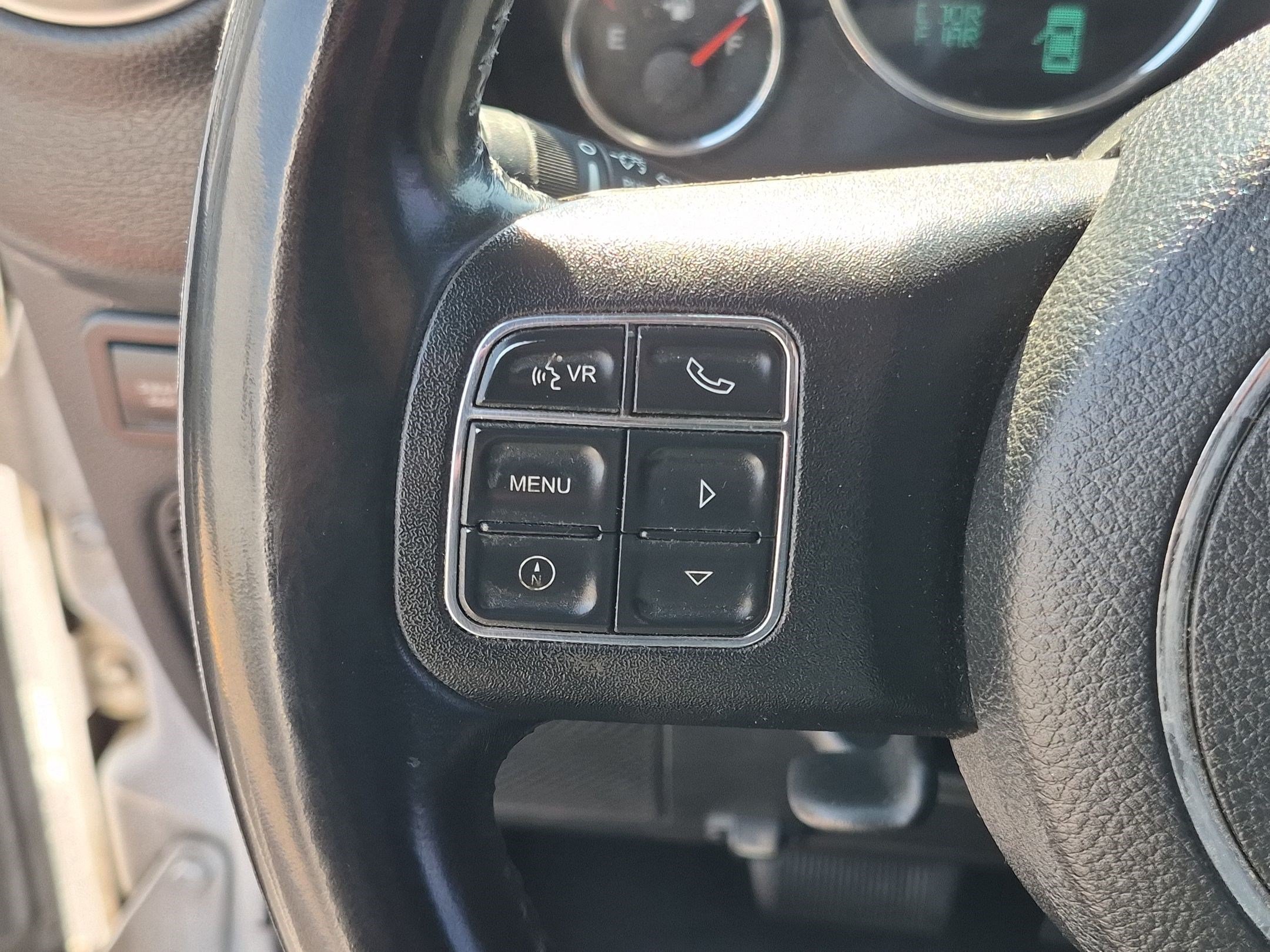 Used 2016 Jeep Wrangler Unlimited Rubicon w/ Connectivity Group AWD/4WD image 17