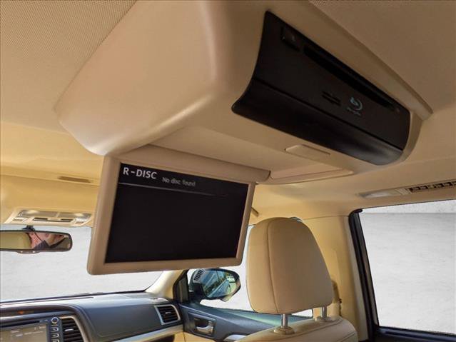 Used 2015 Toyota Highlander XLE FWD image 17